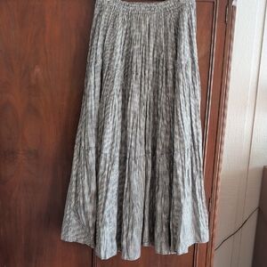 Chic Black and White Maxi Skirt